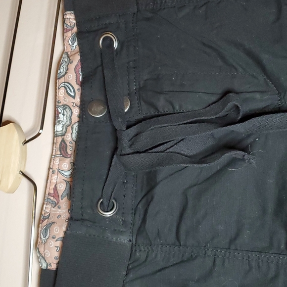 One 5 One Mid Rise Cargo Cropped  Pants - Picture 3 of 6